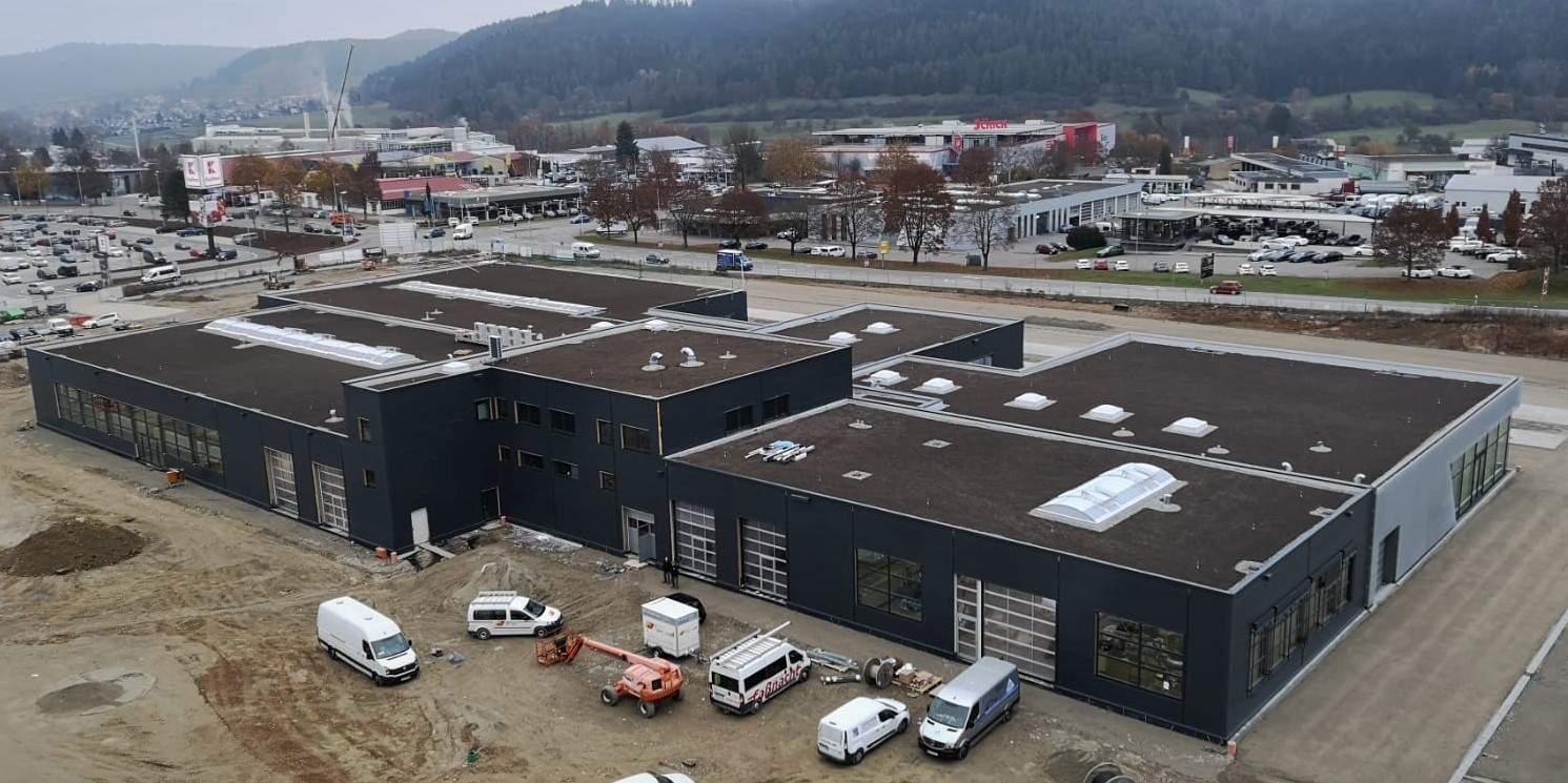 Autohaus mit Showroom für Audi, Volkswagen und Skoda in Rottweil