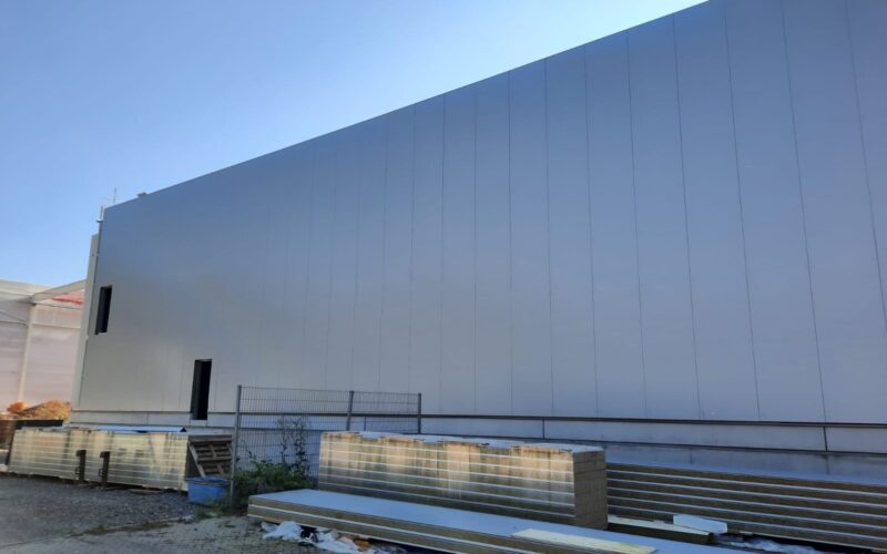 Wandmontage bedrijfspand in Emmerich